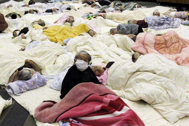 日本地震7周年灾民仍住避难所 安倍参加活动时这样说