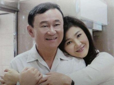 英拉兄妹现身新加坡 疑似与泰党人员秘密会面商谈