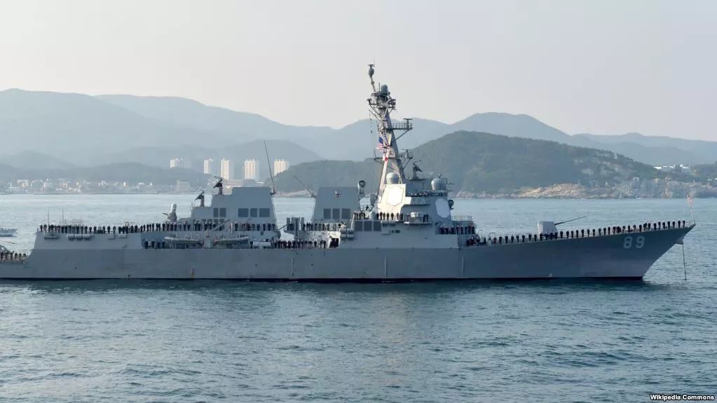 美舰擅闯南海岛礁 美国蓄意闯中国南海岛礁遭到中国海军的驱逐