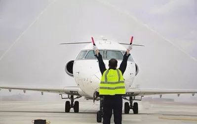 陇南机场正式通航 甘肃陇南机场在一架飞机成功降临而圆满成功