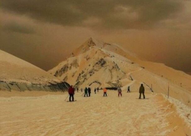 欧洲多国天降橙雪 这充满火星味道的橙雪竟然是沙尘和雪混合的