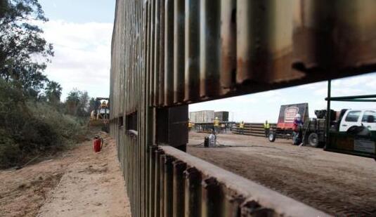 美墨边境墙未获美国国会拨款 特朗普或把主意打到军方身上