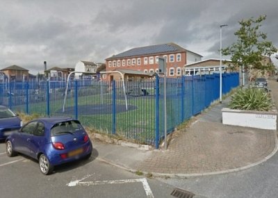 英学校收恐吓电邮 英国多个学校收到恐吓信将会开车撞学生
