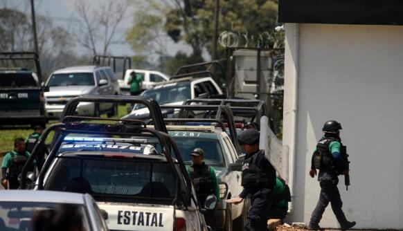 墨西哥监狱囚犯纵火 6名警察吸入浓烟不幸殉职