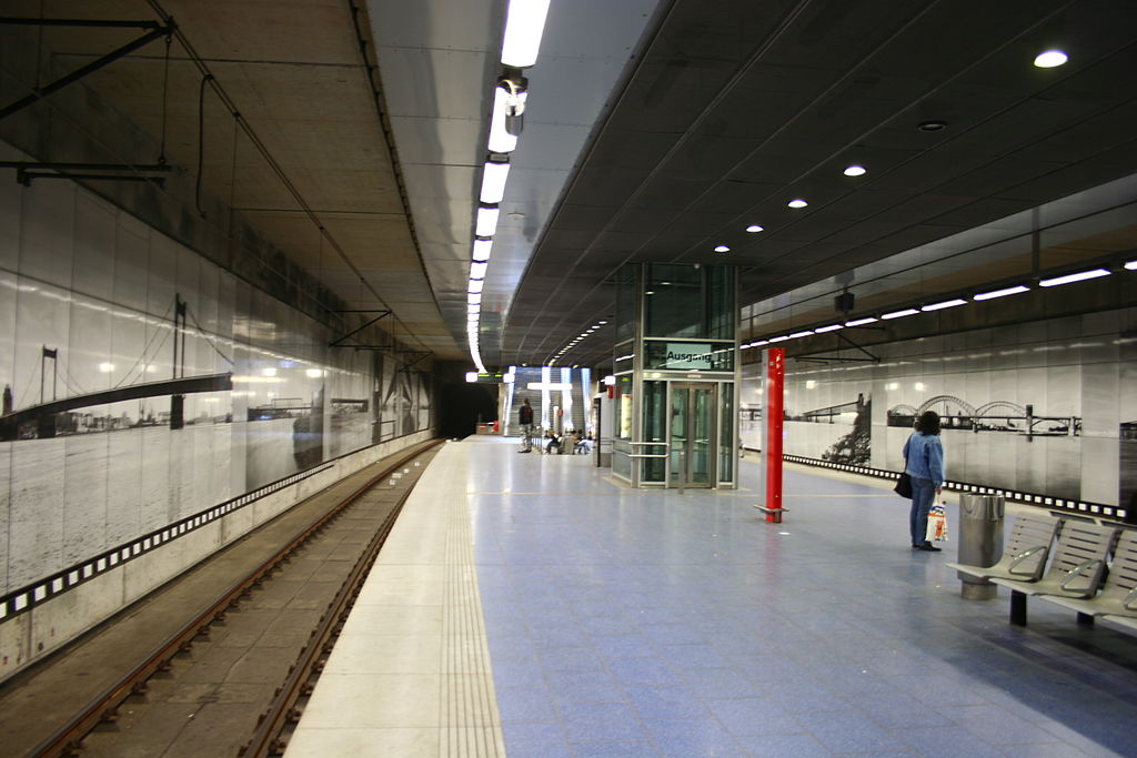 德国发生地铁碰撞事故 造成30多人受伤 事故原因有待调查