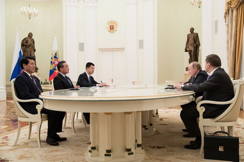 普京会见王毅 祝贺普京连任总统并期待两国关系更进一步