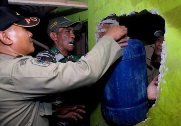 印尼爆发假酒中毒事件 几天时间就有几十人丢掉性命
