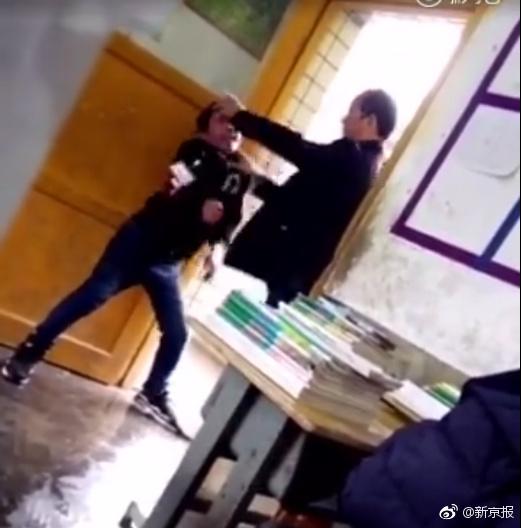 贵州一中学教师殴打学生 涉事老师已被学校停职调查