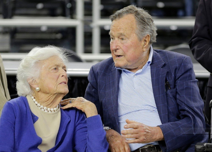 美国前总统老布什妻子去世 73年幸福婚姻令人羡慕