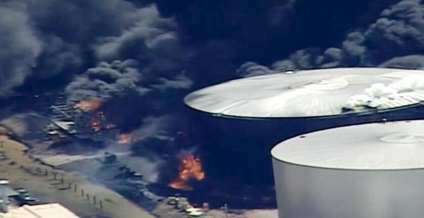 美国炼油厂爆炸 5人受伤被紧急送到医院进行治疗