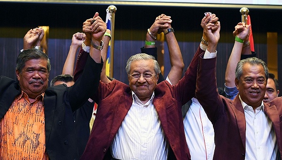 92岁马哈迪赢得马来大选 将打破现任政权执政几十年的历史
