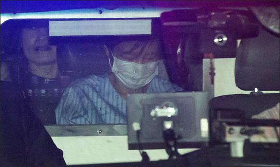 朴槿惠出院崔顺实被推进手术室 余生可能都要在监狱度过