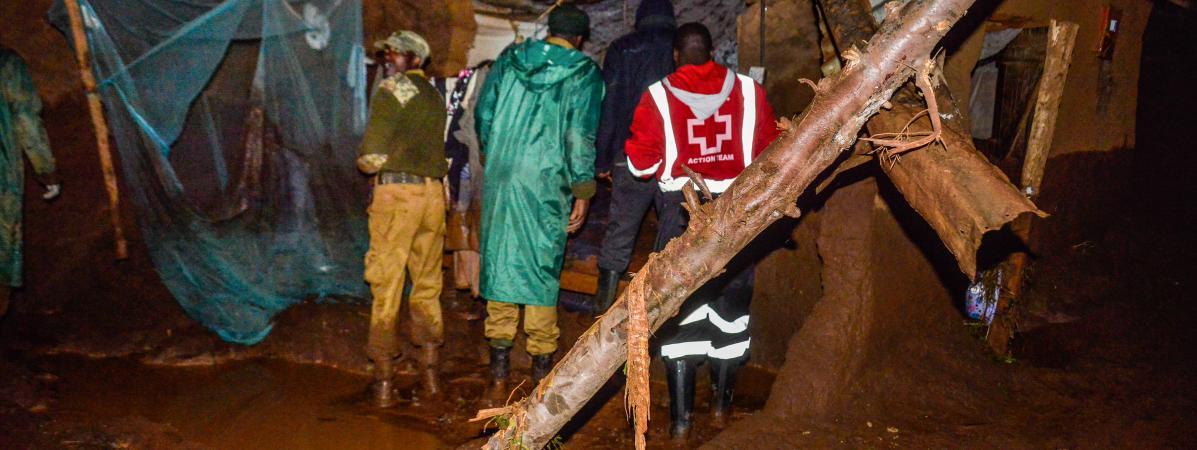 肯尼亚一大坝决堤 造成多人死伤 受灾人数达到上千人