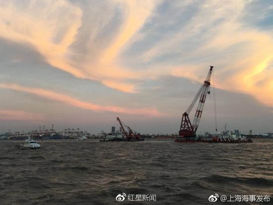 吴淞口沉船已确认6人遇难 截至目前还有4人没有找到
