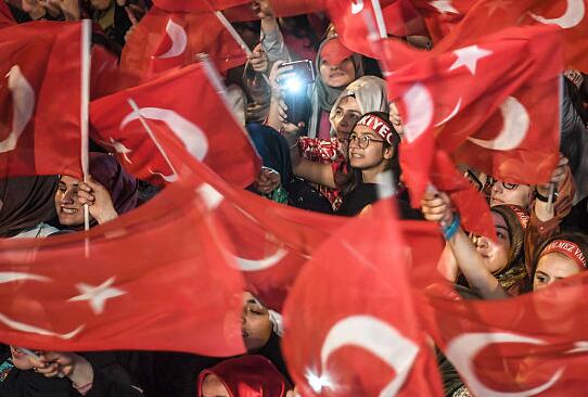 土耳其结束紧急状态 受政变影响一直处于这个状态之中