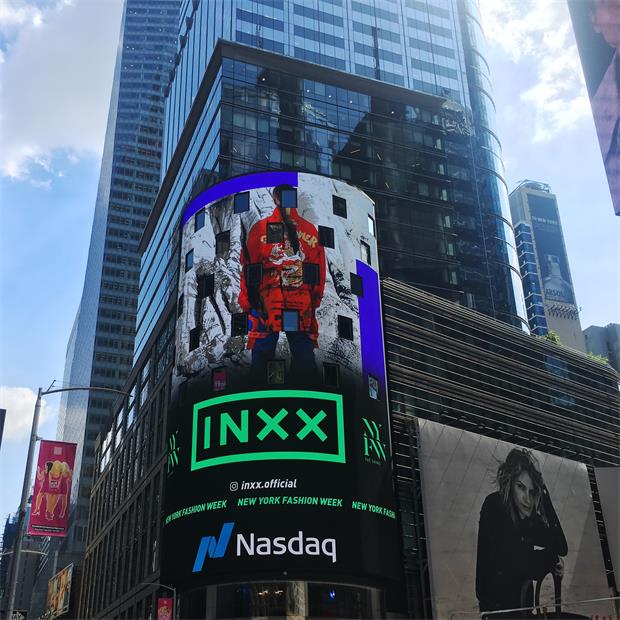 直击纽约时装周高街潮流品牌INXX现场