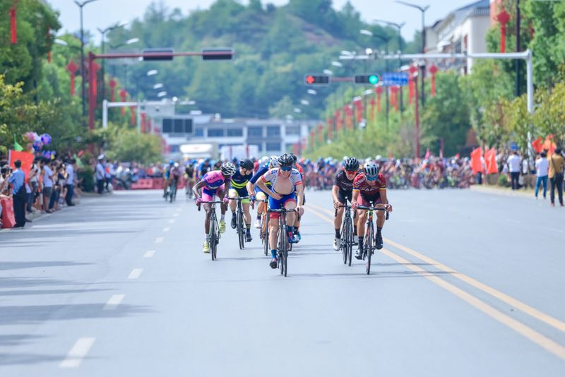 2018第九届环鄱阳湖国际自行车大赛9月12日在横峰首站正式开赛