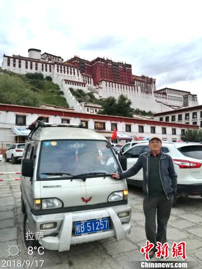 广西柳州市60岁老人独自驾车西藏游 16天7086公里
