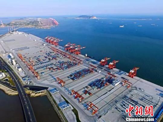 上海洋山深水港四期通过竣工验收。 供图