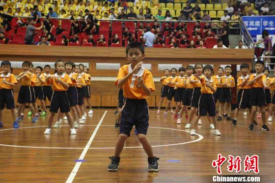 少年学生进行咏春拳展示 广东省体育局供图 摄