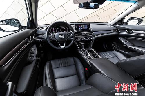 第十代雅阁(ACCORD)简约时尚内饰
