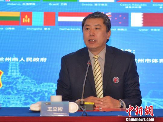 图为中国篮球协会副主席王立彬致辞。　崔琳 摄