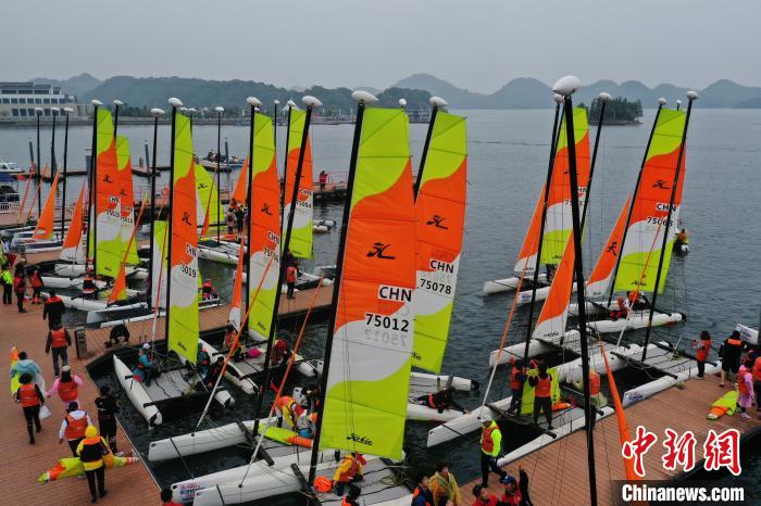 创办至今，中国家庭帆船赛已在全国14座城市举办了18场赛事。　刘占昆 摄