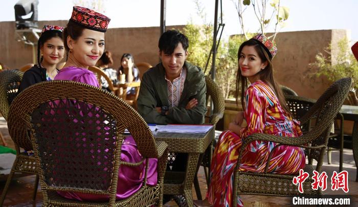 电影《喀什古丽》结束新疆拍摄：景美、人更美