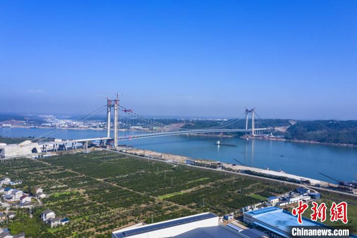 该桥将成为鄂西北与湘西地区之间省际快速通道 程国毅 摄