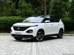 新宝骏RM-5 1.5L车型于今日广州车展正式发布 官方售价7.88-9.38万元