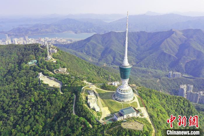 广东省人口面积经济总量_广东省流动人口暂住证(3)