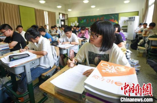 浙江高考语数外将用全国卷外语及选考成绩当年有效