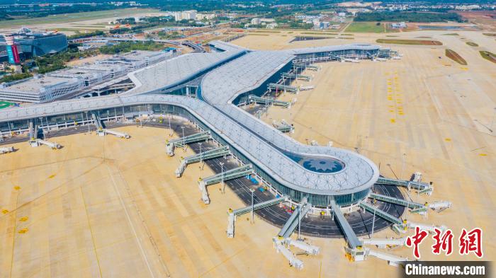 海口美兰国际机场二期扩建项目主体工程完工